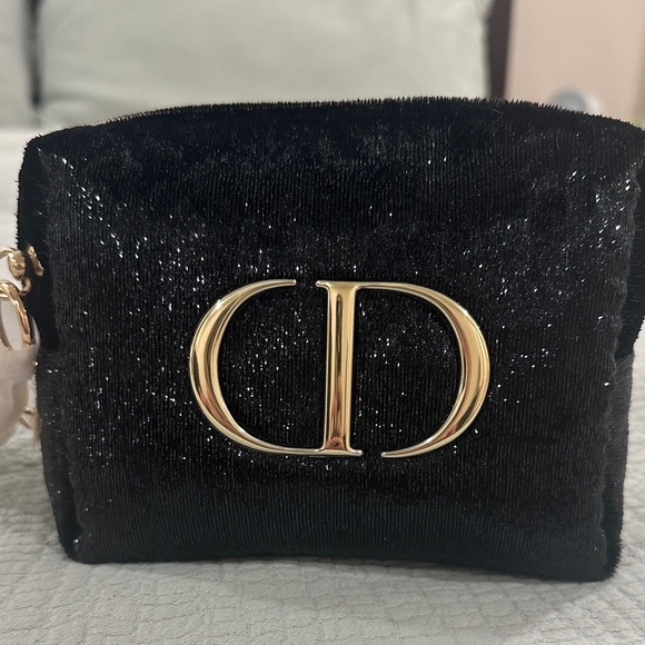 Dior Beaute Black Crossbody Bag with Gold Chain and Pearl strap accents - Picture 4 of 11